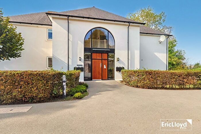2 Bedroom Flat For Sale In Sharkham Court, Brixham, TQ5
