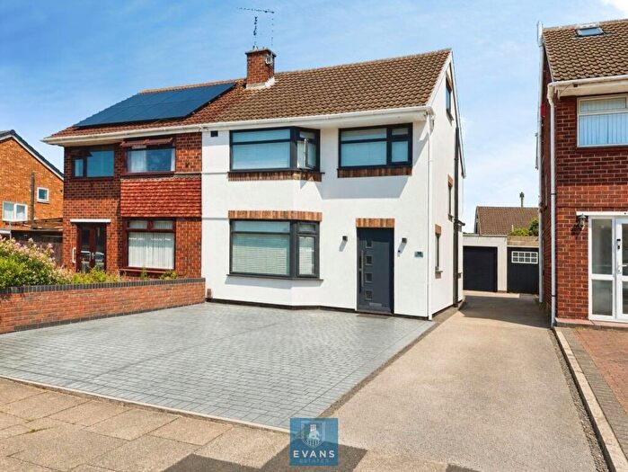 3 Bedroom Semi-Detached House For Sale In Haytor Rise, Coventry, CV2
