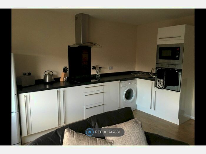 2 Bedroom Flat To Rent In Linksfield Gardens, Aberdeen, AB24
