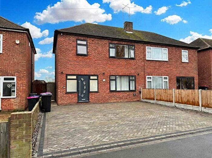 3 Bedroom Semi-Detached House For Sale In Southend On Sea, SS2