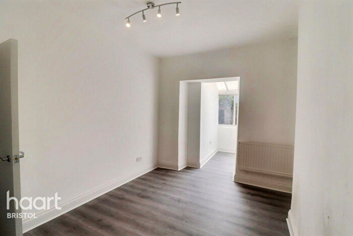 4 Bedroom Terraced House To Rent In Seymour Road, Bristol, BS16
