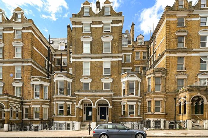 2 Bedroom Flat To Rent In Airlie Gardens, Kensington, W8