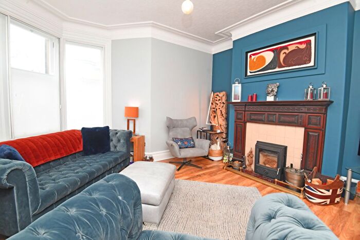 5 Bedroom End Of Terrace House For Sale In Kings Road, Harrogate, HG1