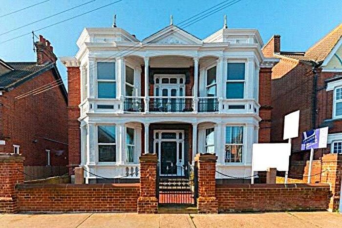 2 Bedroom Apartment For Sale In Lindley House, Leopold Road, Felixstowe, IP11