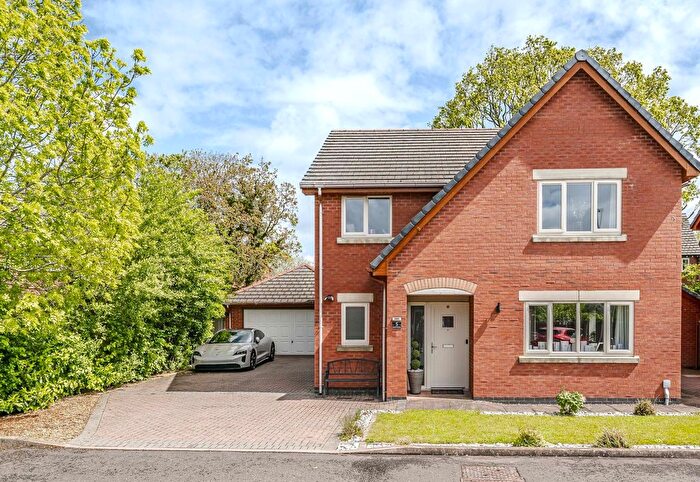 4 Bedroom Detached House For Sale In Buttermere Gardens, Charnock Richard, PR7