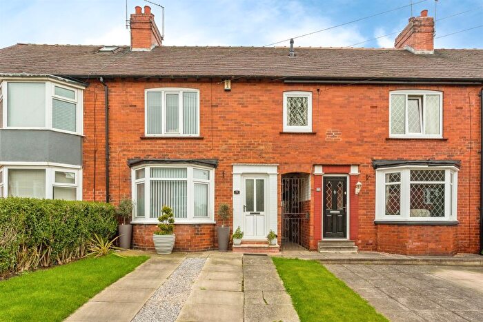 2 Bedroom Terraced House For Sale In Oakwood Avenue, Wakefield, WF2