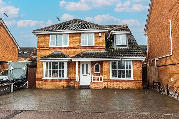 5 Bedroom Detached House For Sale In Aintree Drive, Rushden, NN10