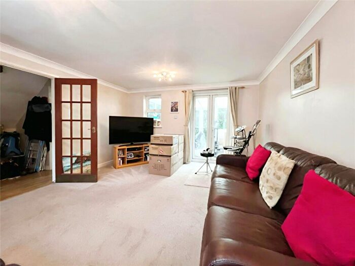 3 Bedroom Semi-Detached House To Rent In Atherley Road, Southampton, Hampshire, SO15