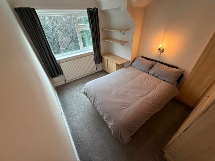2 Bedroom Property To Rent In Park Mount, Kirkstall, Leeds, LS5