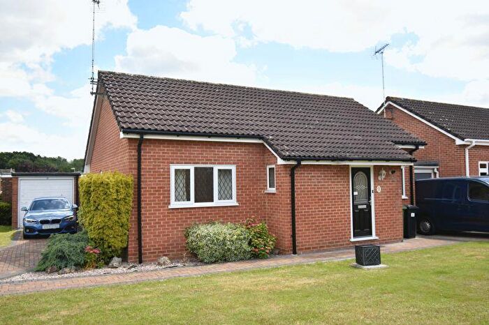 2 Bedroom Detached Bungalow To Rent In Larkfield, Basingstoke, RG24