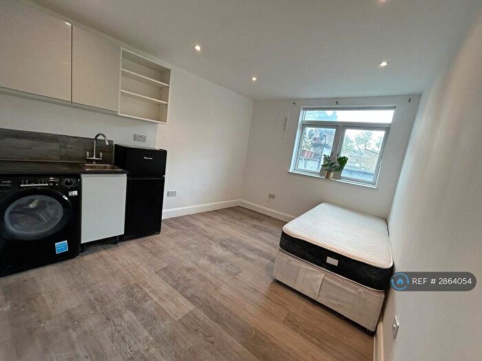 4 Bedroom Flat To Rent In Kilburn High Road, London, NW6