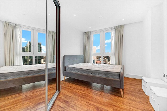 3 Bedroom Apartment To Rent In Alie Street, E1