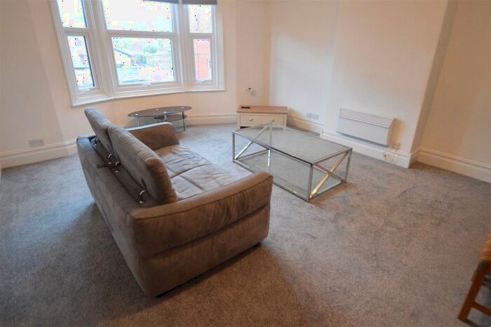 3 Bedroom Flat To Rent In Shaw Road, Heaton Moor, Stockport, SK4