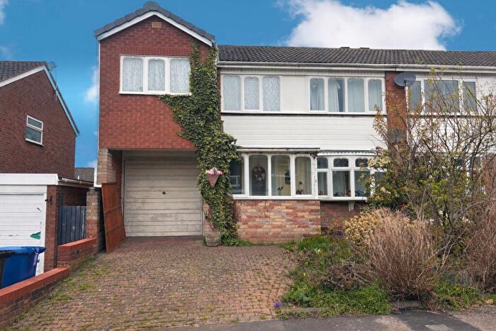 4 Bedroom Semi Detached House For Sale In Belsize, Tamworth, B77