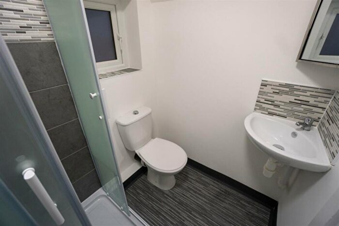 3 Bedroom Flat For Sale In Church Street, Westhoughton, BL5