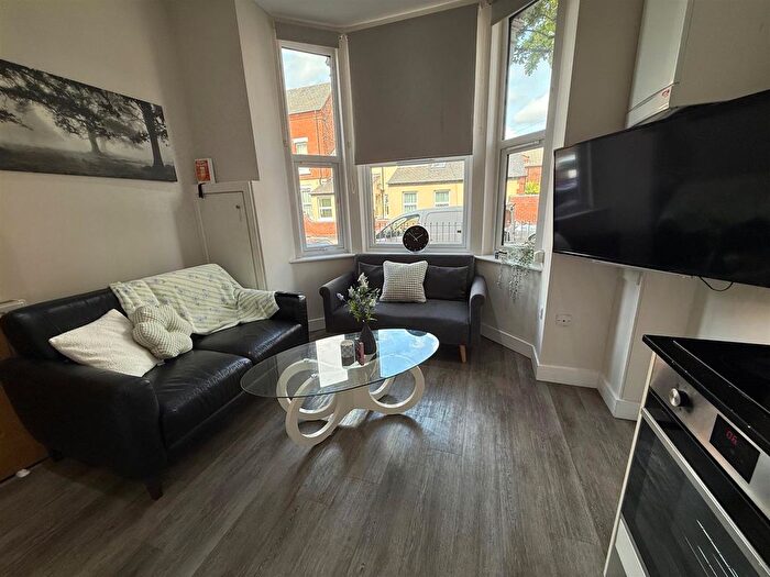 4 Bedroom Property To Rent In Charnwood Grove, West Bridgford, Nottingham, NG2