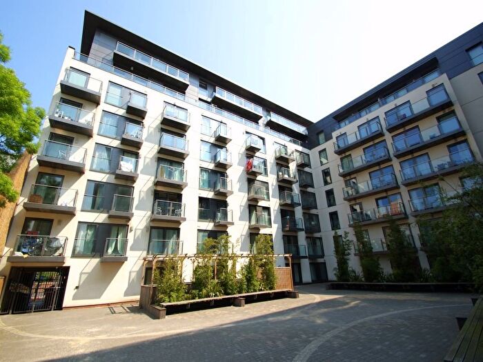 1 Bedroom Flat To Rent In High Street, Slough, SL1