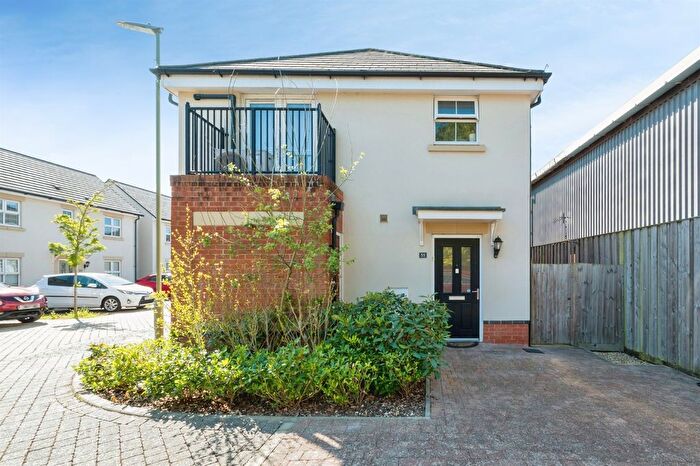2 Bedroom Flat For Sale In Bakers Crescent, Eastleigh, SO50