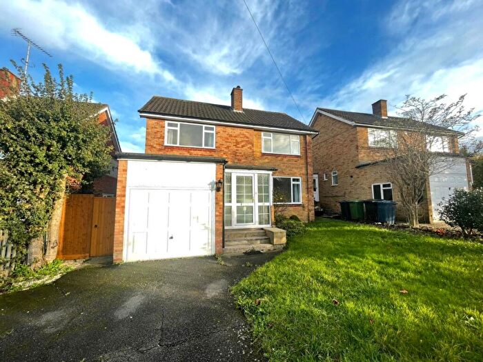 4 Bedroom Detached House To Rent In Carver Hill Road, HP11