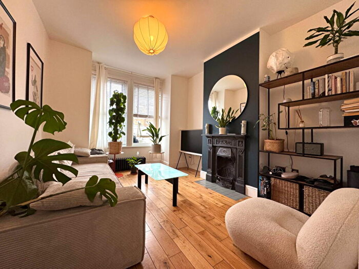 1 Bedroom Flat To Rent In Eddystone Road, London, SE4