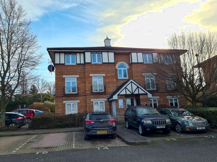 1 Bedroom Flat To Rent In Heton Gardens, Hendon, London, NW4