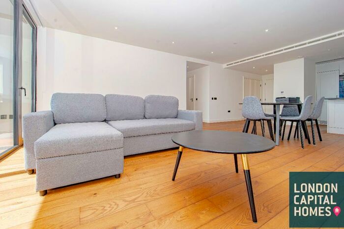 3 Bedroom Apartment To Rent In Emery Way London, E1W