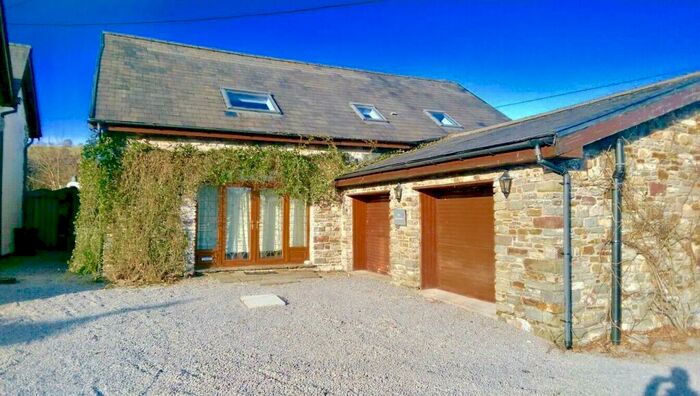 4 Bedroom Barn Conversion To Rent In Nantgarw, Cardiff, CF15