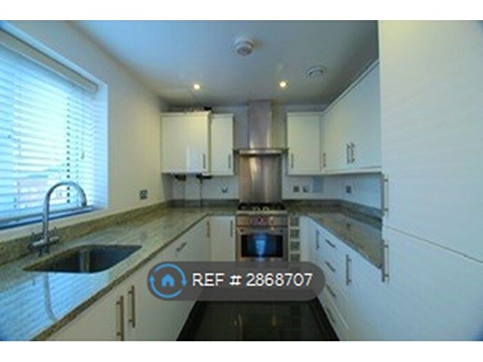 2 Bedroom Flat To Rent In Todd Close, Borehamwood, WD6