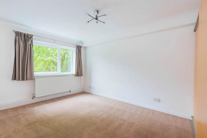 3 Bedroom Flat To Rent In Hornsey Lane, Highgate, London, N6