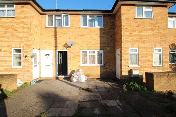 1 Bedroom Flat To Rent In Concorde Close, Uxbridge, UB10