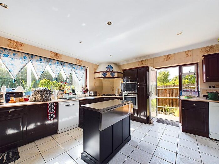 5 Bedroom Property To Rent In Arden Mhor, Pinner, HA5