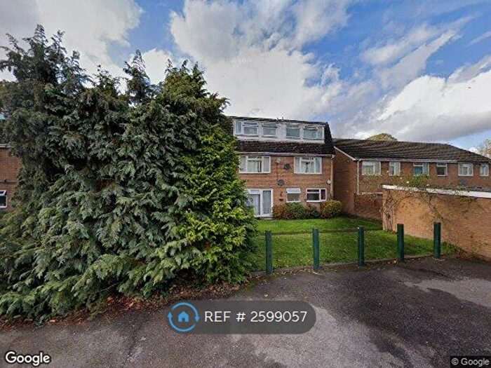 2 Bedroom Flat To Rent In Ridge Bank, Slough, SL1