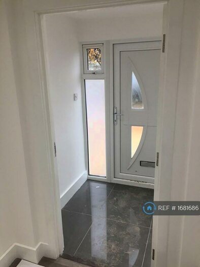 6 Bedroom Semi-Detached House To Rent In Field End Road, Ruislip, HA4