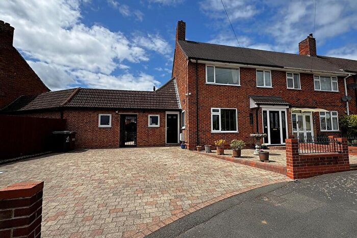 3 Bedroom Semi-Detached House For Sale In Weaver Green, Melton Mowbray, LE13