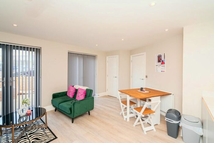 2 Bedroom Flat For Sale In Chalk Hill, Watford, Hertfordshire, WD19