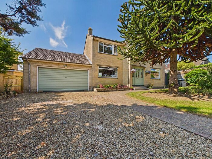 4 Bedroom Detached House For Sale In The Tinings, Chippenham, SN15