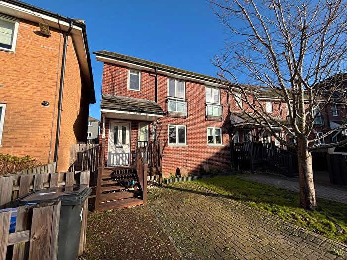 3 Bedroom Semi-Detached House For Sale In Tillers Close, Staines-Upon-Thames, TW18