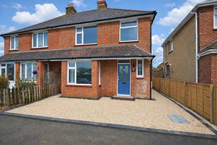 3 Bedroom Semi-Detached House For Sale In Newly Renovated Home * Lake, PO36