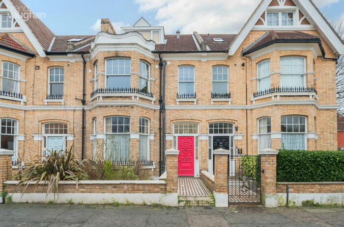 Flat To Rent In Sackville Road, Hove, East Sussex, BN3