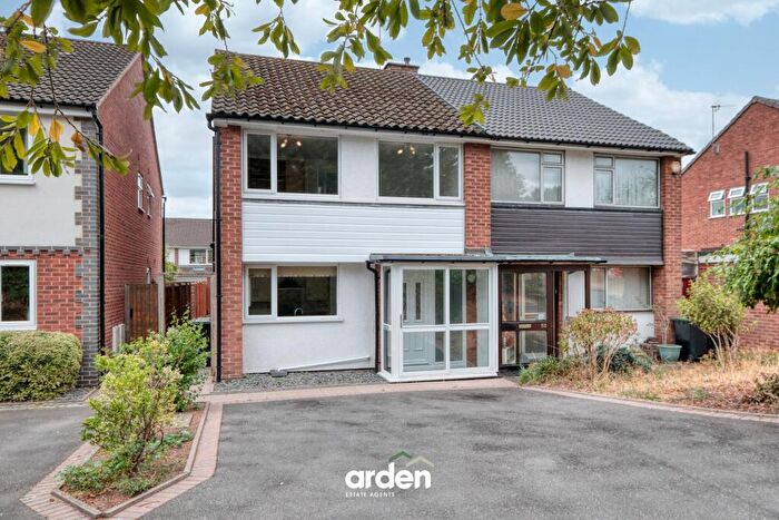 3 Bedroom Semi Detached House For Sale In New Road, Bromsgrove, B60