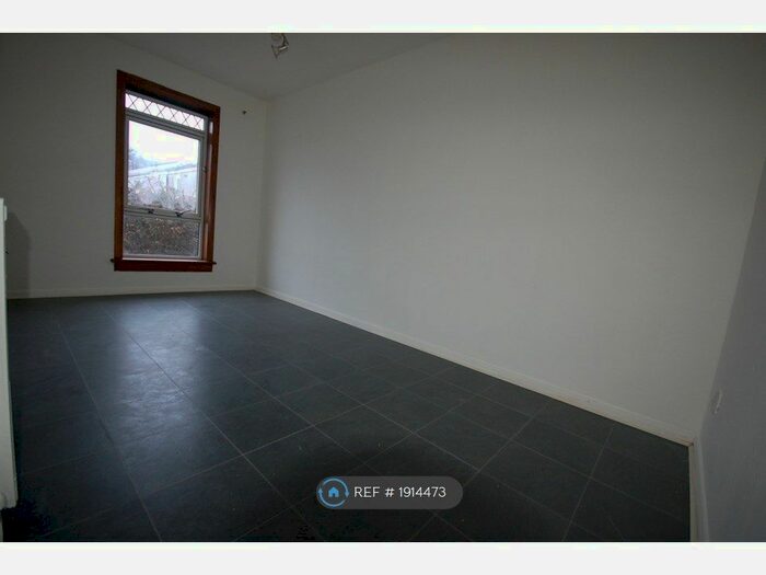 3 Bedroom End Of Terrace House To Rent In Findochty, Erskine, PA8