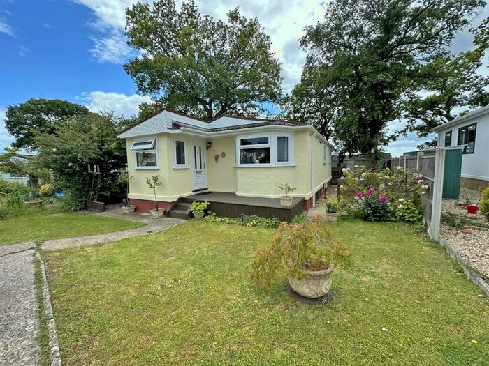 2 Bedroom Park Home For Sale In Folly Lane, East Cowes, PO32