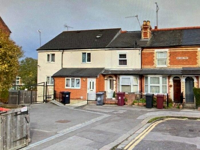 1 Bedroom Flat To Rent In Highgrove Street, Reading RG1