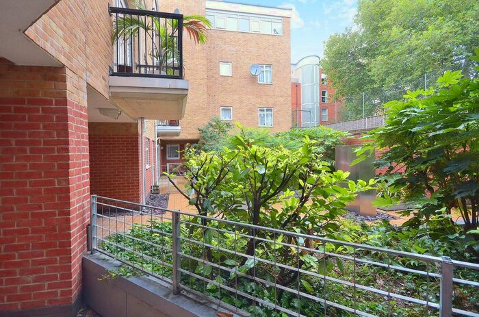 2 Bedroom Flat To Rent In Goswell Road, Clerkenwell, London, EC1V