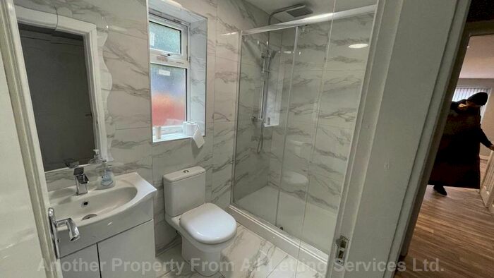 1 Bedroom Flat To Rent In Alcester Road, Moseley, B13