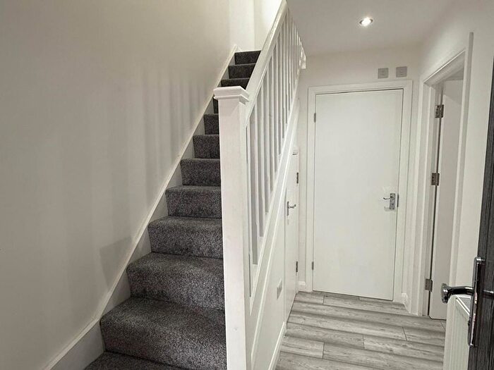 2 Bedroom Property To Rent In Diamond Close, Dagenham, RM8