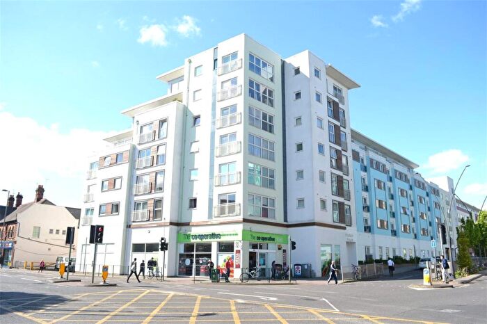 2 Bedroom Apartment To Rent In Station Approach, Epsom, Surrey, KT19