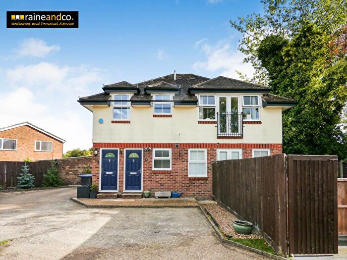 2 Bedroom Maisonette For Sale In Cornerfield, Hatfield, AL10