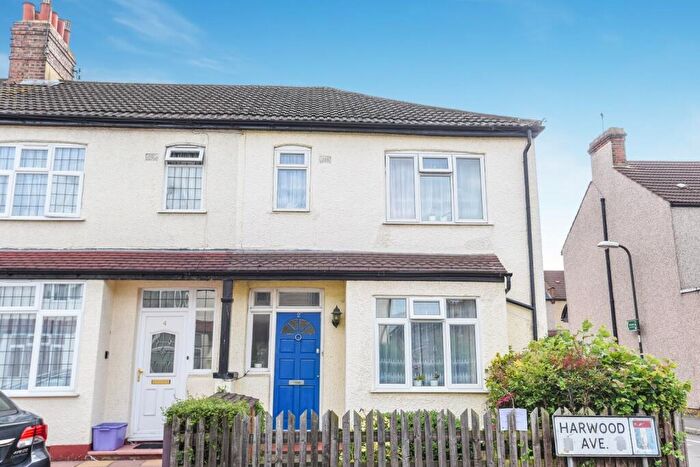 3 Bedroom End Of Terrace House To Rent In Harwood Avenue, Mitcham, Surrey, CR4