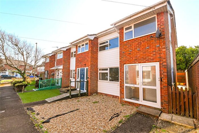 3 Bedroom End Of Terrace House For Sale In Manor Farm Close, New Milton, Hampshire, BH25